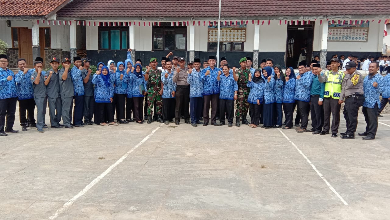 UPACARA HARI KESADARAN NASIONAL TINGKAT KECAMATAN SUKASARI